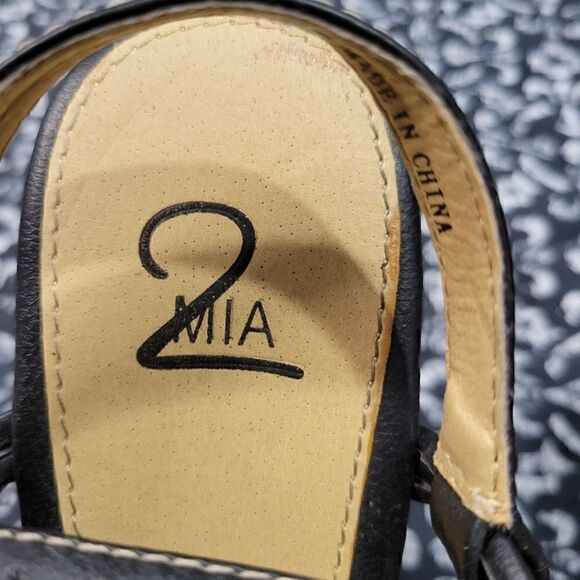 Mia Sandals - Picture 2 of 6